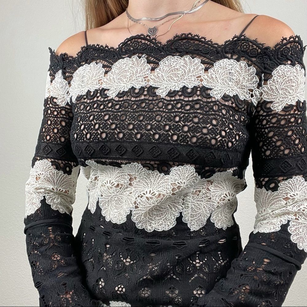 Yigal Azrouel Women’s Black White Romantic Lace Striped Long Sleeve Blouse Sz 6